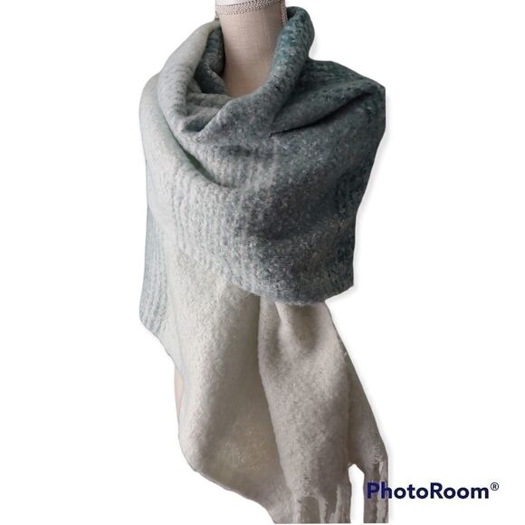 MER-SEA & Co Aqua green ombré Super Soft Fringe Wrap and Scarf - Picture 4 of 6